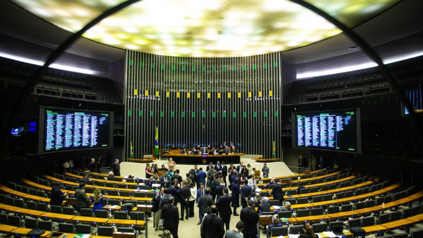Plenário da Câmara dos Deputados, durante votação do projeto que derrubou decreto do IOF (Foto: Brenno Carvalho / Agência O Globo)