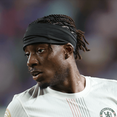 Arsenal fecha acordo com Noni Madueke para possível transferência