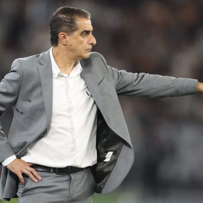 Textor explica demissão de Renato Paiva por quebra de princípios no Botafogo
