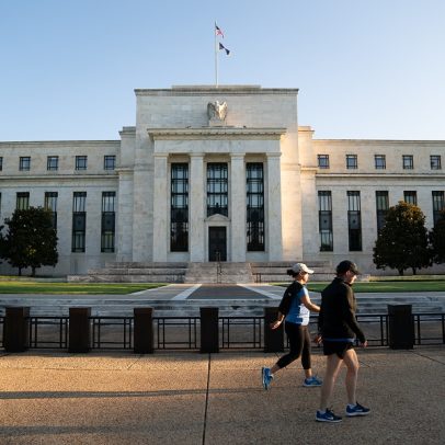 Mercado diminui expectativa de cortes de juros pelo Fed após dados do emprego
