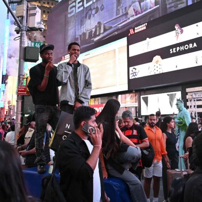 Cidades brasileiras disputam título de 'Times Square' em competição acirrada