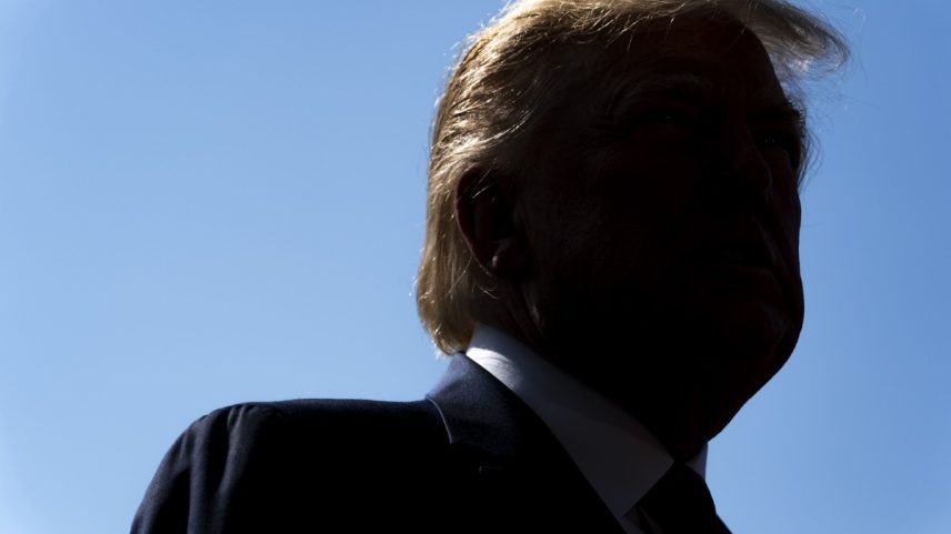 Silhueta de Donald Trump (Foto: Alex Edelman / Bloomberg - 12-7-2019)