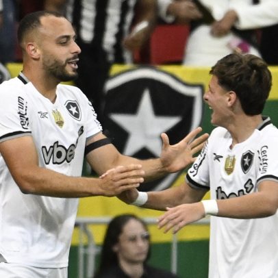 Botafogo supera Vasco e brilha no clássico com estreia do filho de Ancelotti
