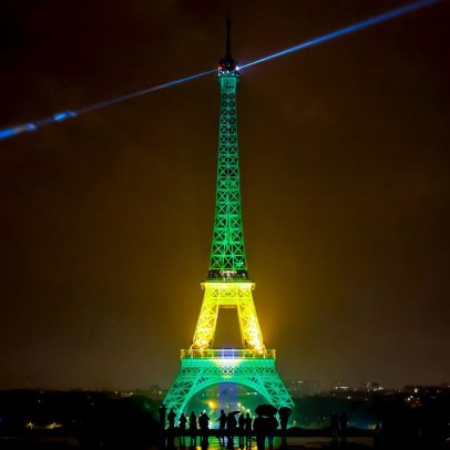 França celebra o Brasil com show de drones e fogos na Torre Eiffel no Dia da Bastilha