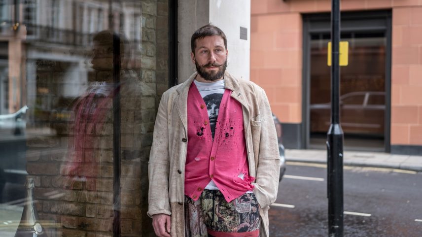 Yevgeny Chichvarkin em frente à sua loja de vinhos em Londres, 10 de março de 2018 (Foto: Andrew Testa/The New York Times)