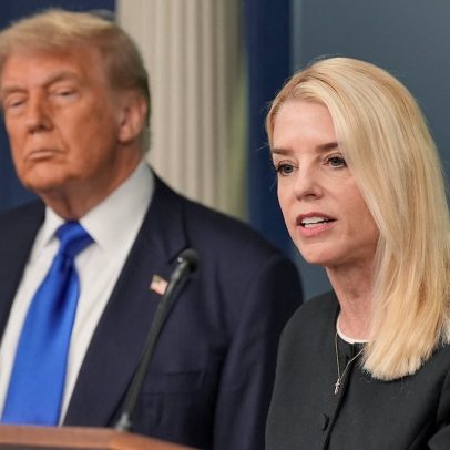 Trump tenta conter a insatisfação do movimento MAGA sobre o ‘caso Epstein’