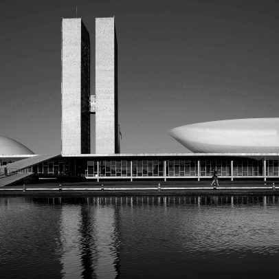 Congresso aprova medidas rigorosas em nova fase de legislações duras