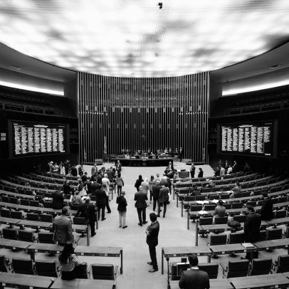 Segurança pública enfrenta discussões infrutíferas e falta de soluções efetivas