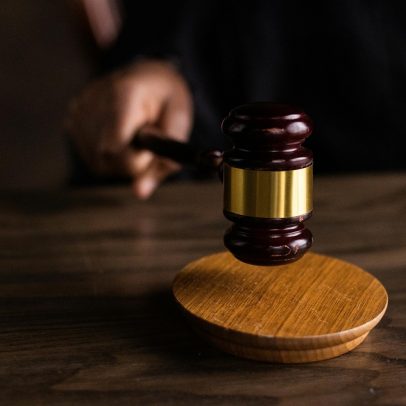 Setor jurídico enfrenta desafios na adoção de estratégia de inteligência artificial