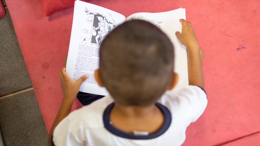Aluno na escola municipal Martin Francisco Ribeiro de Andrada, na Vila Mazzei, zona norte de São Paulo (Foto: Diego Padgurschi - 3.mai.18/Folhapress)