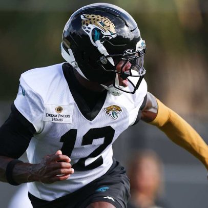 Travis Hunter aprimora desempenho em ataque e defesa durante treinamento dos Jaguars
