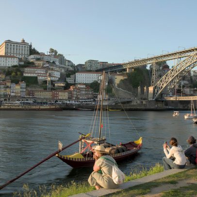 Porto impõe restrições à venda de bebidas alcoólicas durante a noite