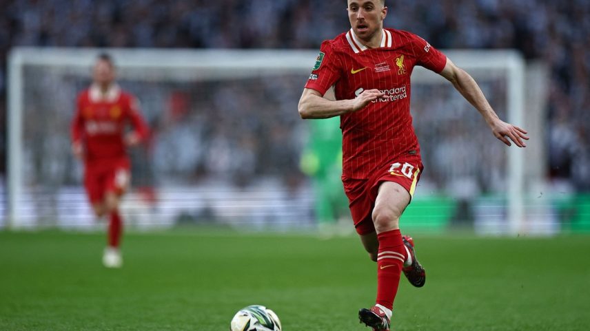 Diogo Jota chegou no Liverpool em 2020 (Foto: HENRY NICHOLLS / AFP)