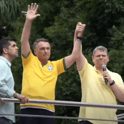 Tarcísio promete indultar Bolsonaro se for eleito presidente da República