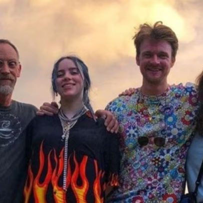 Pais de Billie Eilish têm carreiras notáveis em 'Homem de Ferro' e 'Friends'