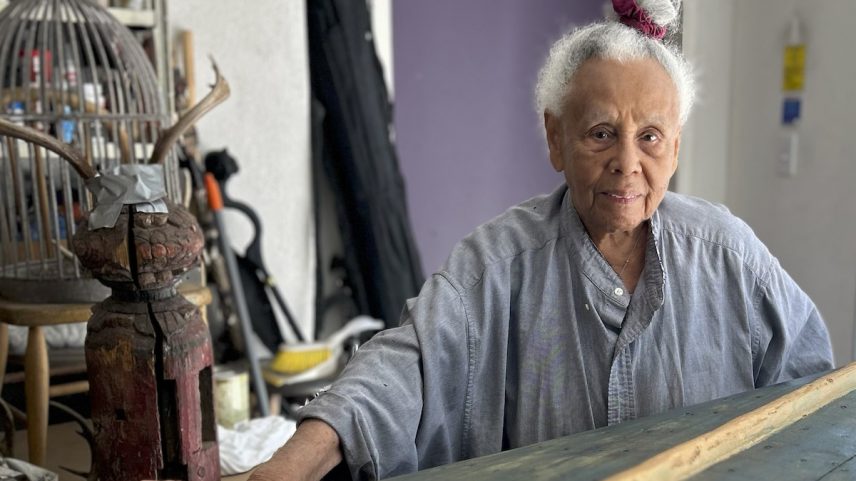 Betye Saar. Foto Tracye Saar-Cavanaugh/Courtesy the artist and Roberts Projects, Los Angeles