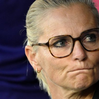 Sarina Wiegman se destaca como especialista em torneios de futebol feminino