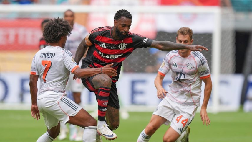 Clube russo pagou a contratação à vista para não perder o capitão rubro-negro; meio-campista fez 253 partidas pela equipe carioca (Foto: Rebecca Blackwell)