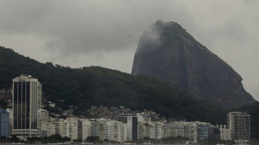 Semana começa no Rio com tempo nublado e temperatura máxima próxima a 25°C (Foto: Gabriel de Paiva/ Agência O Globo / Arquivo)