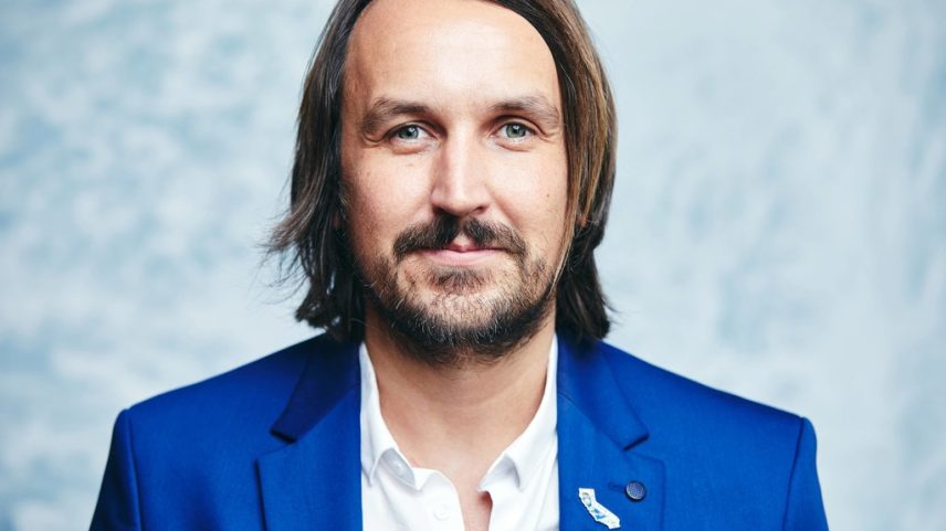 Tim Myers, ex-baixista do OneRepublic, anunciou que está se candidatando ao cargo de vice-governador da Califórnia, meses após lançar uma candidatura para a Assembleia do estado. (Foto: Reprodução)