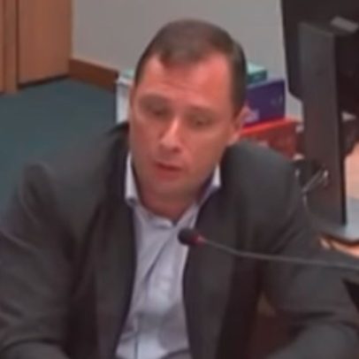 Mauro Cid aplica golpe que não se compara ao sacrifício de Jean Valjean