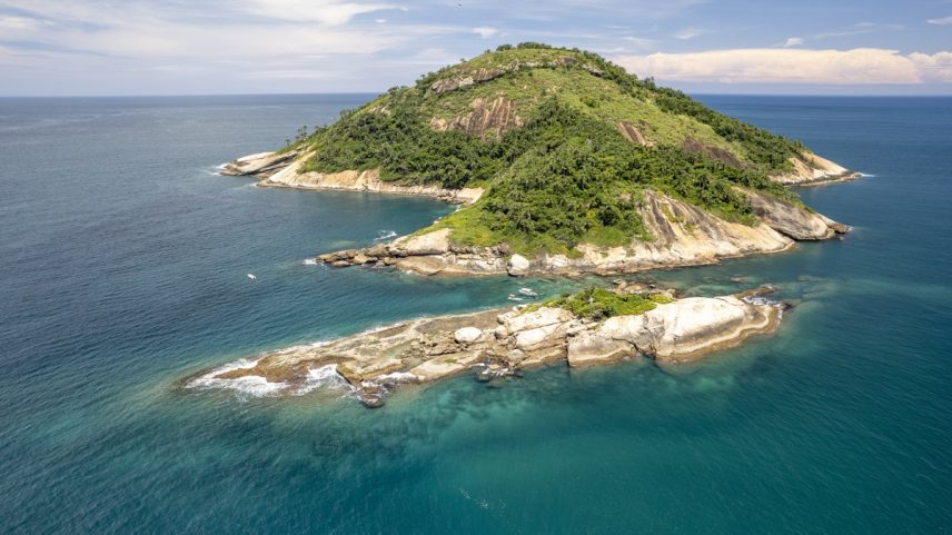 A Ilha de Palmas, a um quilômetro da Praia de Grumari pode integrar uma unidade de conservação — Foto: Divulgação/Ilhas do Rio