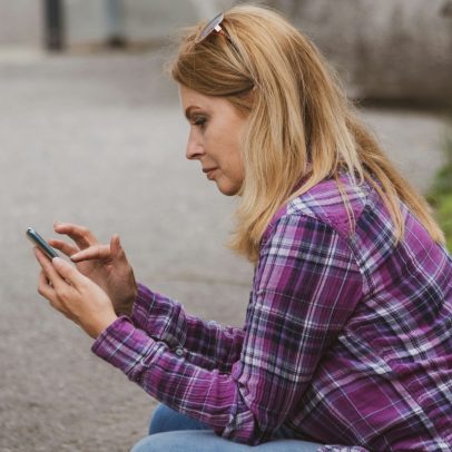 Mulheres envelhecem e lidam melhor com a raiva, revela estudo sobre comportamento