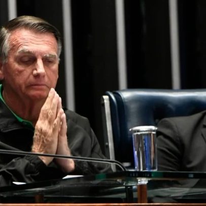 Bolsonaro se emociona no Senado e pede orações antes da operação da PF
