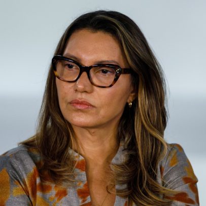 Assessoria esclarece declarações da primeira-dama sobre polêmica recente