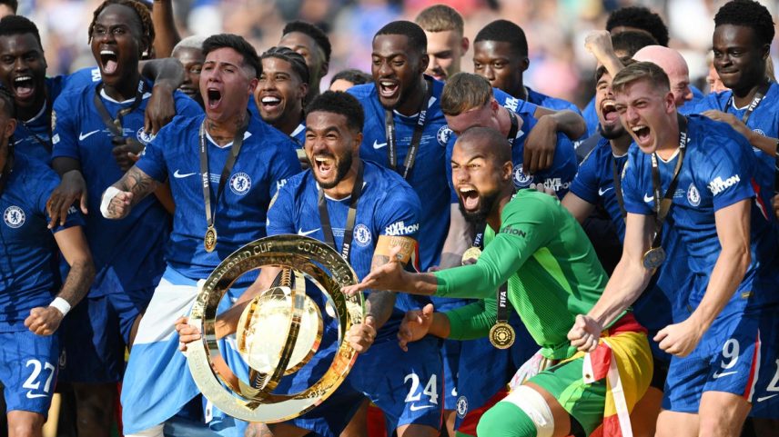 Jogadores do Chelsea comemoram o título da Copa do Mundo de Clubes (Foto: ANGELA WEISS / AFP)