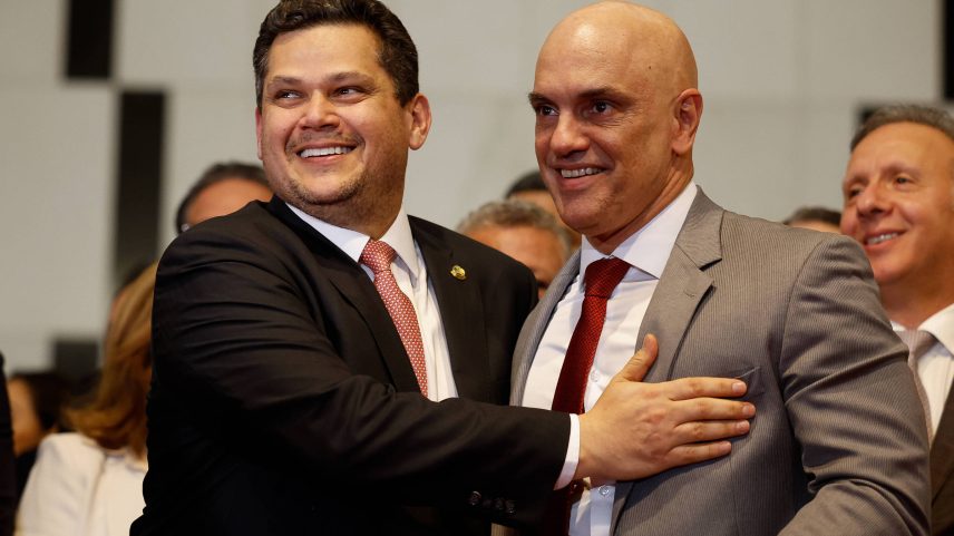 Presidente do Senado, Davi Alcolumbre, e o ministro do STF, Alexandre de Moraes, em evento em abril (Foto: Pedro Ladeira --1.abr.25/Folhapress)