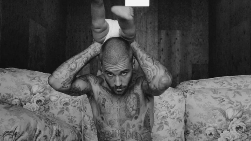 Justin Bieber em foto de divulgação do álbum 'Swag' (Foto: Divulgação)