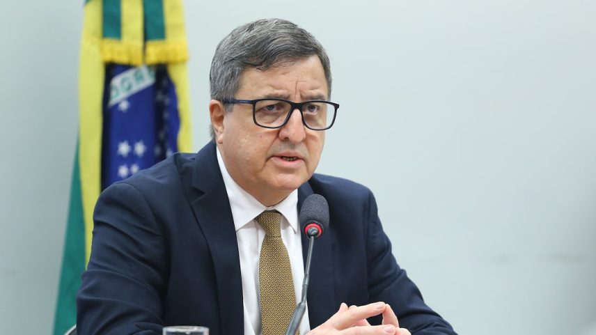 Deputado Danilo Forte (União-CE) prevê entregar parecer sobre o PL do devedor contumaz na primeira semana de agosto, após o recesso parlamentar. (Foto: Vinicius Loures/Câmara dos Deputados)
