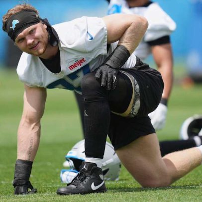 Aidan Hutchinson se recupera de lesão e se prepara para o treinamento na temporada