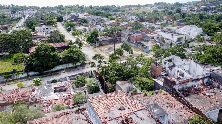 Imóveis abandonados em Maceió; acidente já rendeu uma série de consequências para a Braskem, com provisões que superam R$ 5 bi (Foto: Tiago Queiroz/Estadão - 04/12/2023)