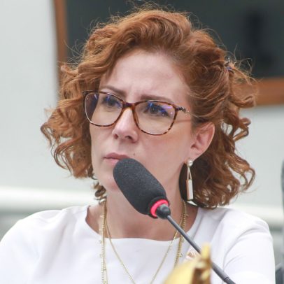 Defensoria pode assumir defesa de Carla Zambelli após desistência de advogado