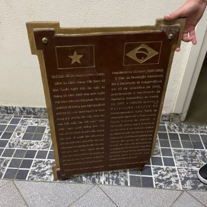 Placa furtada no Centro é descartada por não ter valor comercial