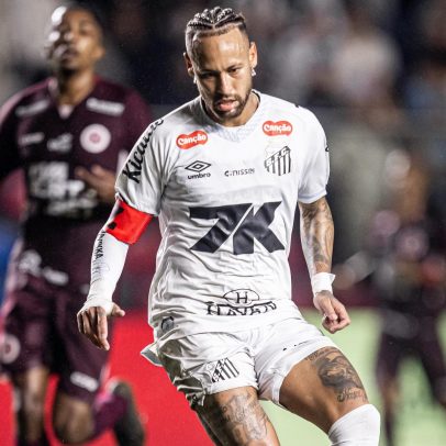 Neymar brilha em jogo do Santos e recebe boas-vindas de Robinho Jr