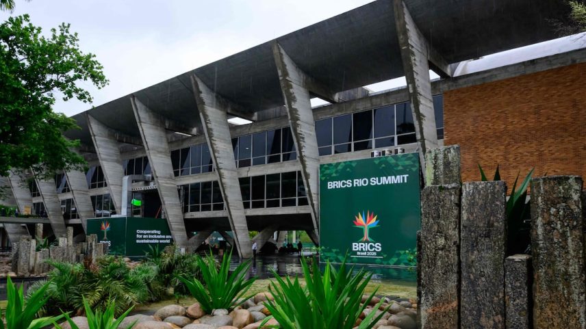 Preparativos para a reunião dos Brics no MAM, no Rio (Foto: Pablo Porciuncula/AFP)