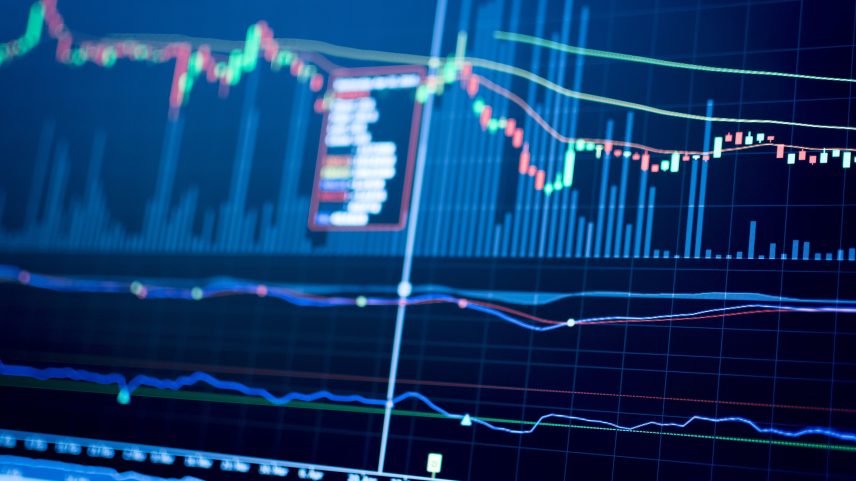 Ibovespa opera sem fôlego, mesmo com altas de Petrobras e Vale: cautela com tarifas permanece (Foto: Reprodução)
