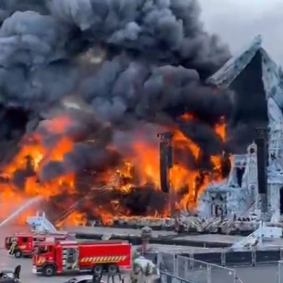 Incêndio destrói palco principal do Tomorrowland na Bélgica a poucos dias do festival