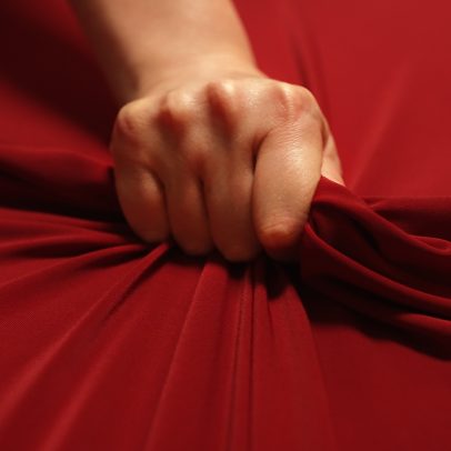 Fluido durante excitação: entenda o fenômeno do squirt feminino na sexualidade