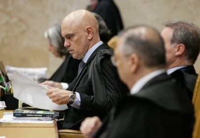 Moraes determina proibição de acampamentos em frente a quartéis e na Praça dos Três Poderes