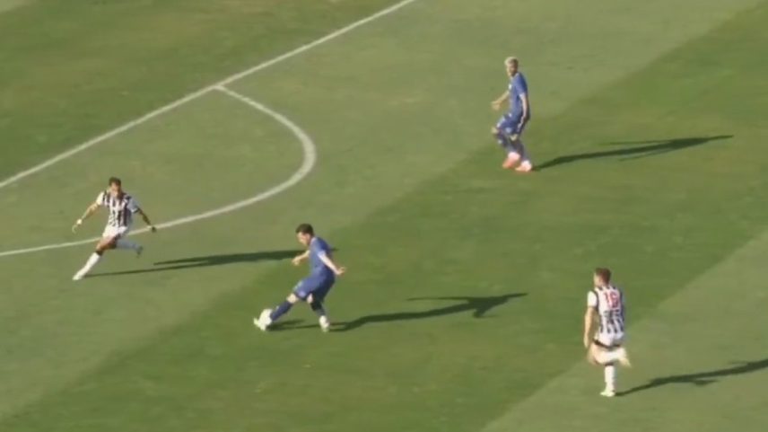Erro bizarro de impedimento anula gol de partida da segunda divisão argentina (Foto: Reprodução)