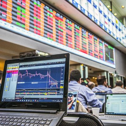 Ibovespa sobe 0,4% e dólar recua após divulgação de dados de inflação dos EUA