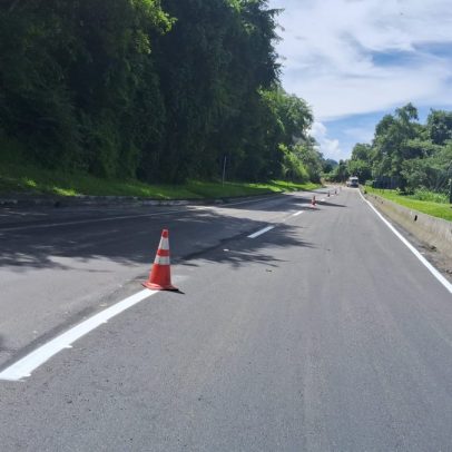 Congestionamento na Serra das Araras após acidente com carreta de combustível em Paracambi