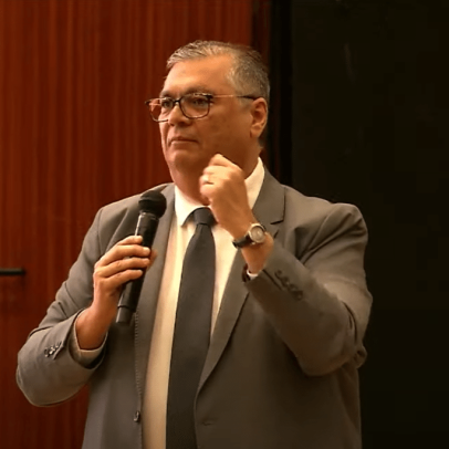 Dino afirma que barrar emendas o torna alvo de críticas e descontentamento público