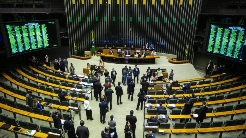 Plenário da Câmara vota projeto que derruba decreto do IOF (Foto: Brenno Carvalho / Agência O Globo)