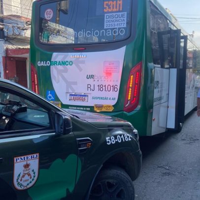 Homem é detido por ato obsceno ao lado de adolescente em ônibus no Rio