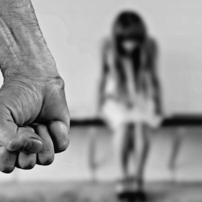 Governo aprova lei que aumenta pena para estupro contra mulheres